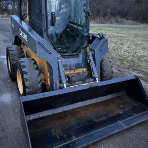 John Deere 318D Skid Steer Loader